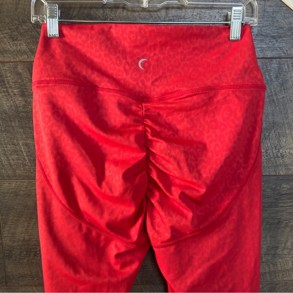ZYIA Active Red Leopard Scrunchy What Light n Tight Hi-Rise Leggings Sz 12 - Picture 7 of 8